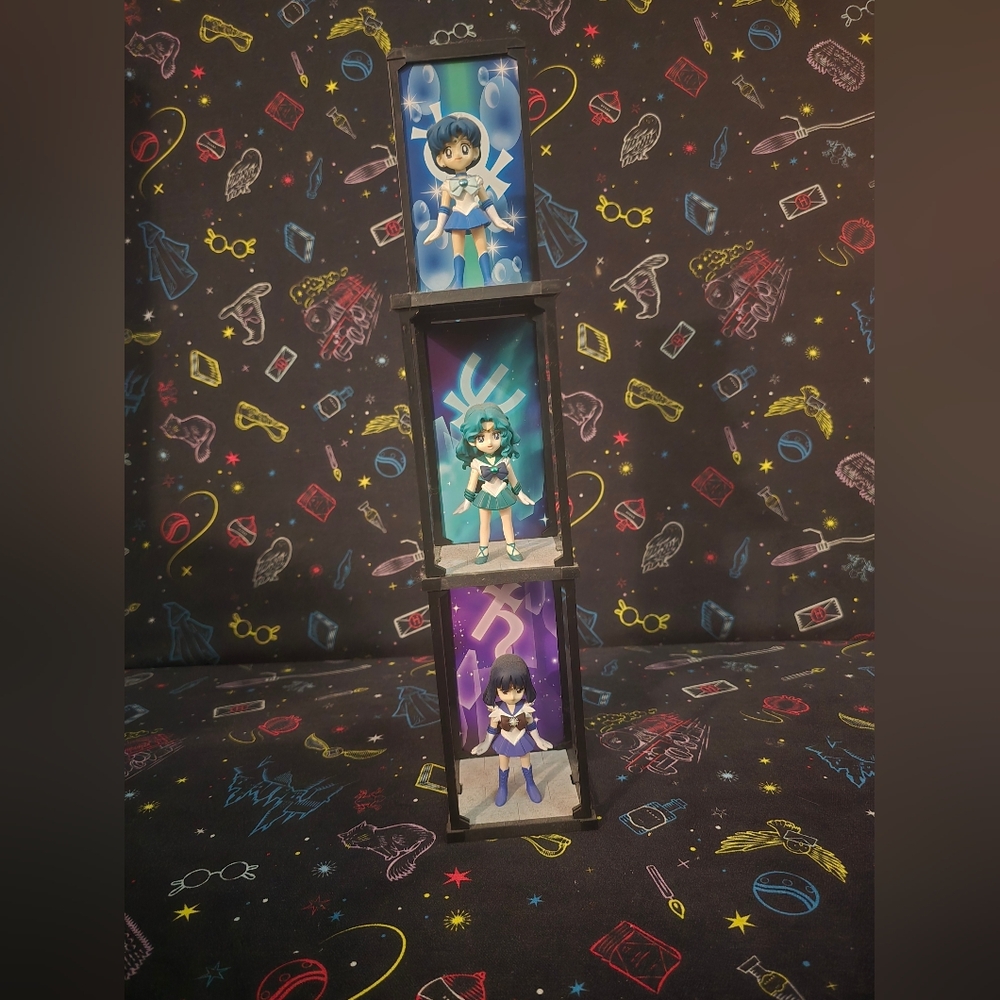 Set of 3 stackable sailor moon figures